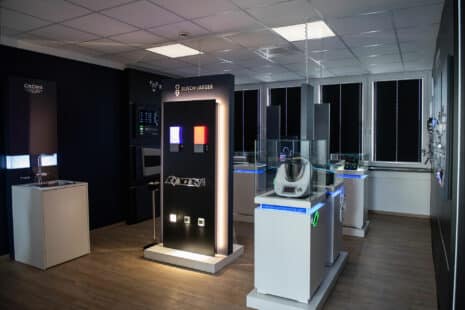 Licht im Produkt live erleben – vor Ort oder als digitale Tour durch den MENTOR Showroom.